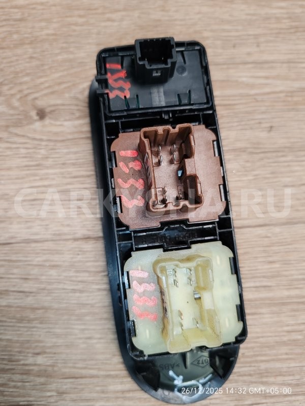 Блок стеклоподъемников Lada X-Ray 2017 254118044R 21179, передний левый ВАЗ (Lada) XRAY 