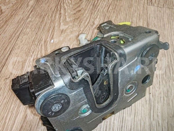 Замок двери Nissan Terrano 2018 8255200Q0G F4R, задний правый Nissan Terrano 