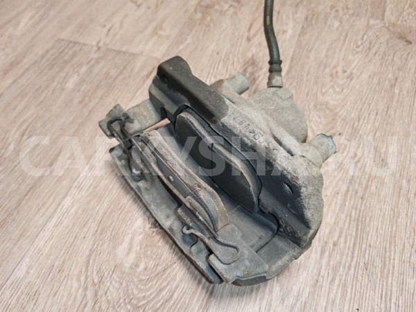 Суппорт перед левый Nissan Terrano 2018 4101100Q1G F4R Nissan Terrano 