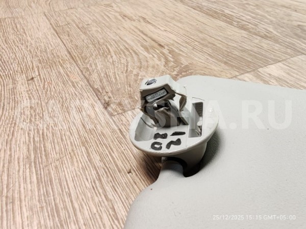 Козырек правый Lada X-Ray 2017 964006322R 21179 ВАЗ (Lada) XRAY 