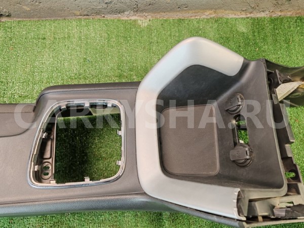 Консоль между сидений Kia Ceed 2017 84620A2000WK УНИВЕРСАЛ G4LC Kia Cee'd 