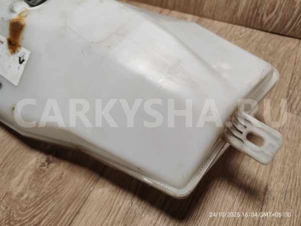 Бачок омывателя Nissan Terrano 2018 289106288R F4R Nissan Terrano 